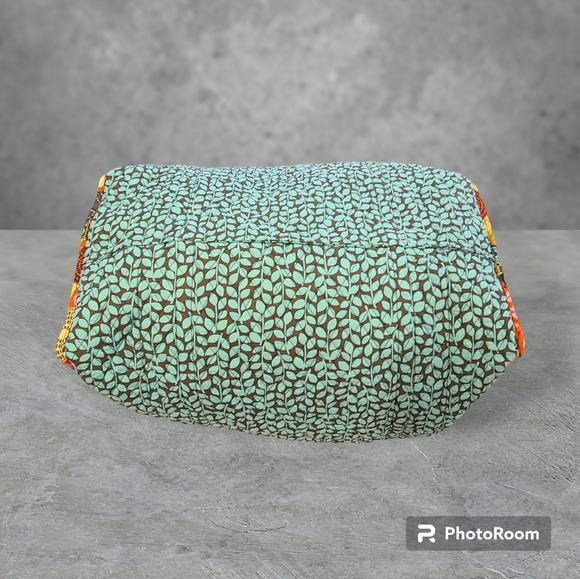 Retired Vera Bradley Flower Shower Large Duffle Gently Used Condition - Picture 2 of 5